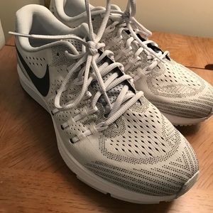 Men’s Nike zoom running shoes. Size 11 1/2
